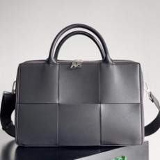 보테가 베네타 라지 인트레치아토 카세트 크로스백